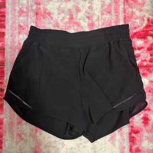 Lululemon black high rise 4inch hotty hot shorts size 10